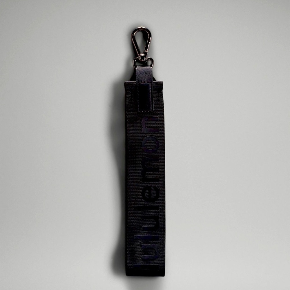 NWT Never lost Lululemon keychain